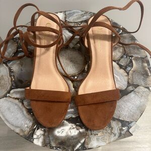 SUEDE STRAPPY SANDALS